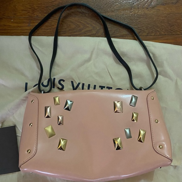 New Authentic Limited Edition Louis Vuitton Sac Triangle PM Beige - Picture 2 of 4